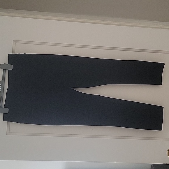 Black pants - Picture 2 of 4